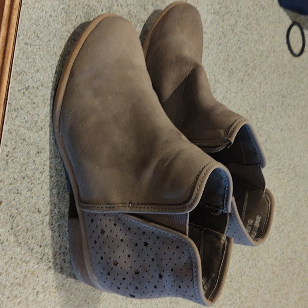 Girls size 3 boots by Wonder Nation